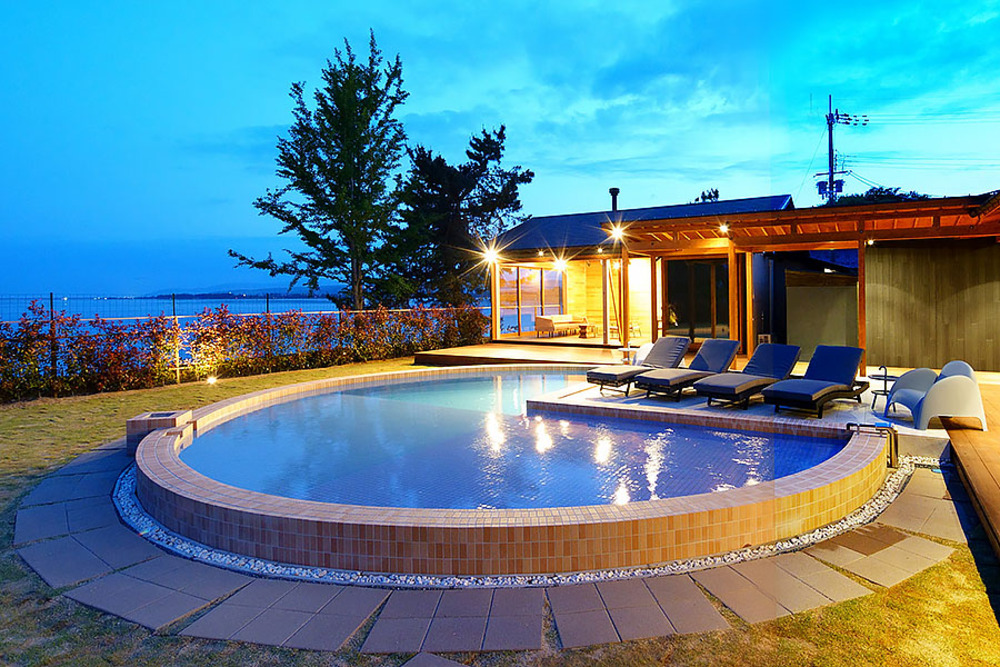 Premium Dog Resort Villa MAKINOのプライベートプール